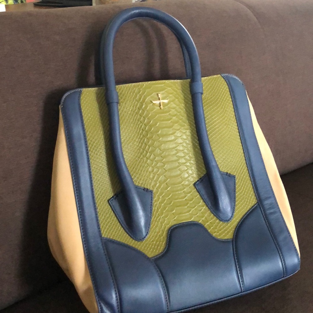 Pour la victoire bag